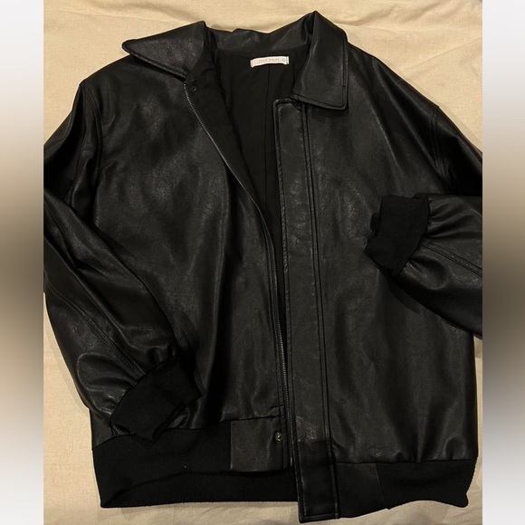 12th tribe Teagan Black Faux Leather Bomber Jacket Women's Black Bomber Jacket - Picture 3 of 4